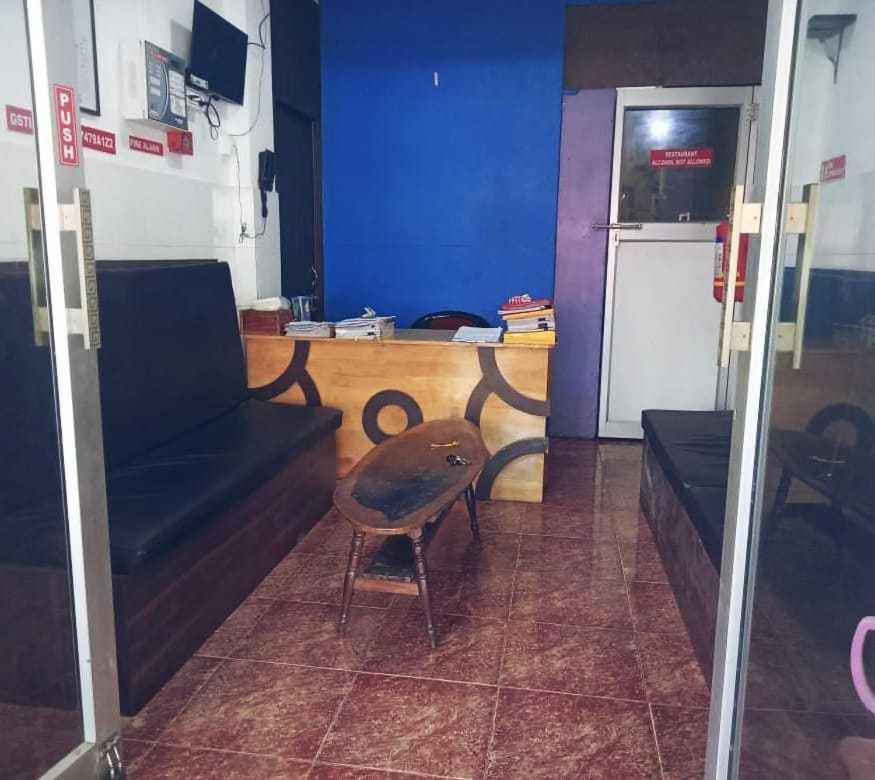 Oyo 81600B Pearl Marine Hotel Port Blair Exterior foto